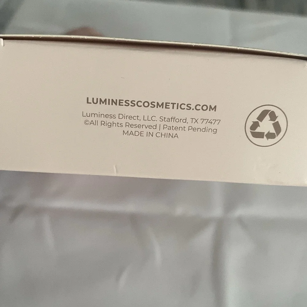 LUMINESS Silk Airbrush Spray Foundation Starter Kit With Brush Light Medium